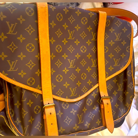 Louis Vuitton GM Saumur 43 Monogram Bag - Picture 1 of 2